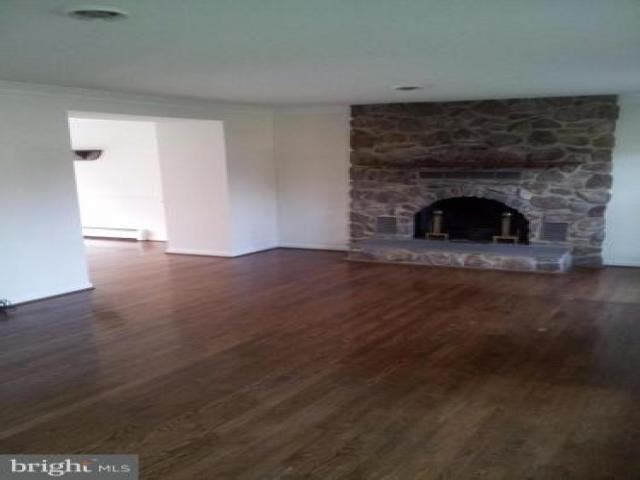 1530 Maydale Dr - Photo 2 of 6