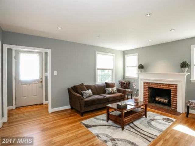 1906 Brisbane St - Photo 2 of 5