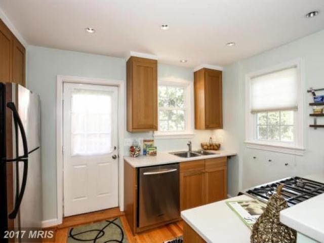 1906 Brisbane St - Photo 3 of 5