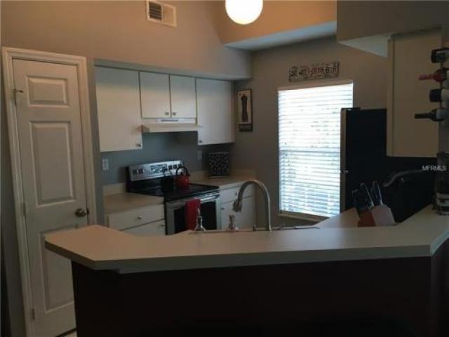 10462 White Lake Ct - Photo 2 of 6