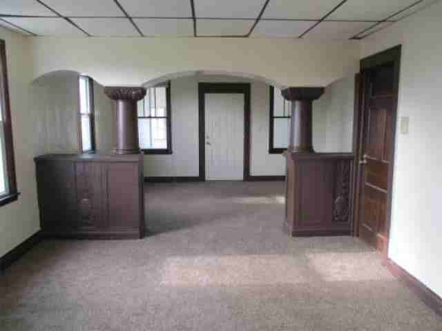 840 N Hickory St - Photo 2 of 6