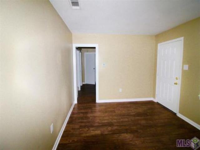 3954 Iroquois St - Photo 3 of 5