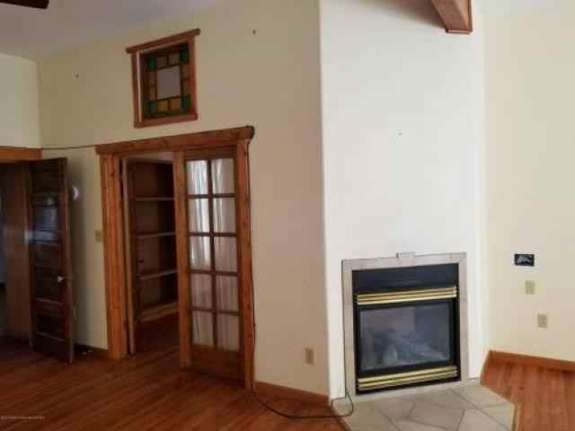 527 Taylor St - Photo 2 of 5