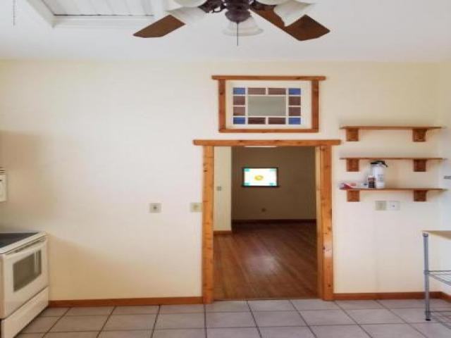 527 Taylor St - Photo 3 of 5