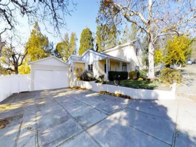 273 Tobin Ave - Photo 2 of 6