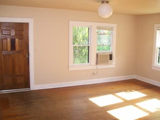 715 NW 14th Ave - Photo 3 of 8
