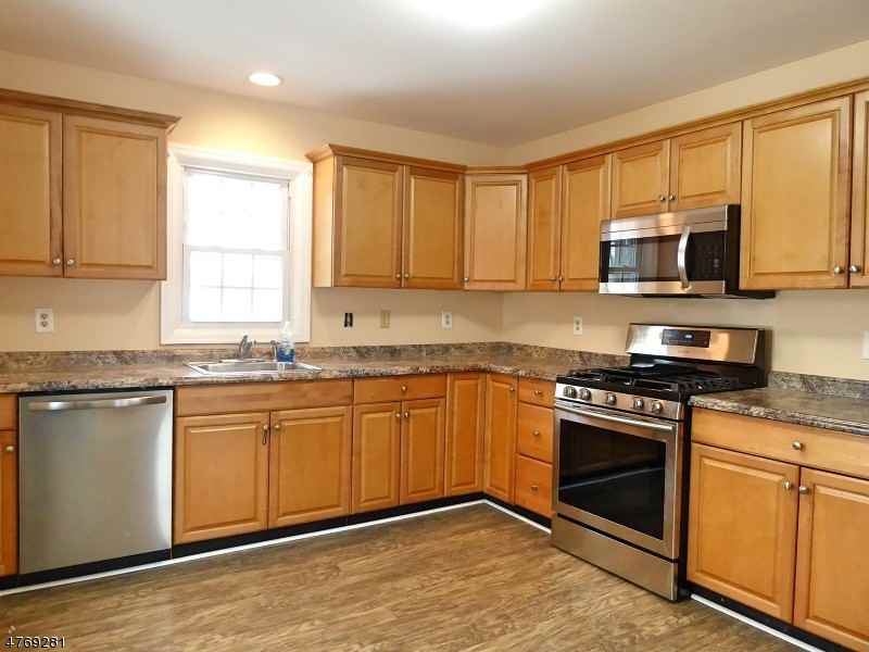 137 Rick Rd - Photo 2 of 8