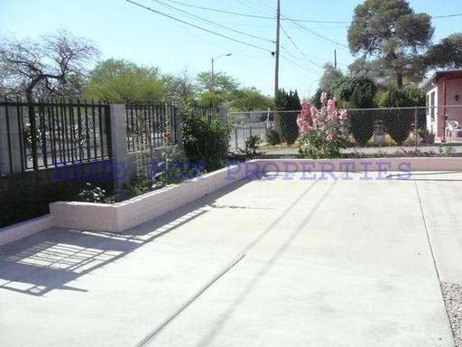 1149 N Yucca St - Photo 2 of 7