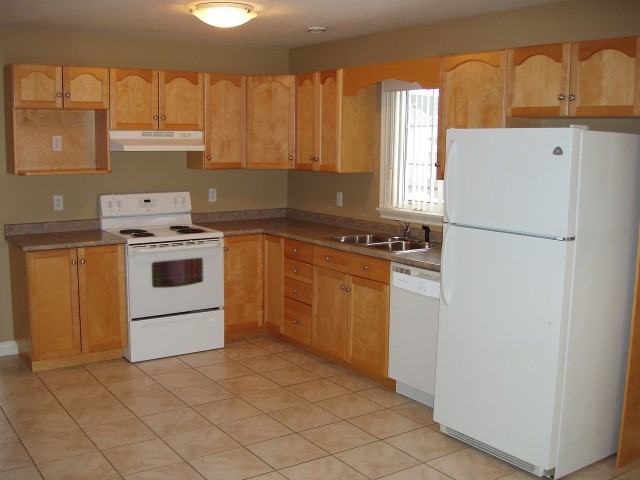 Lonsdale - Photo 2 of 32