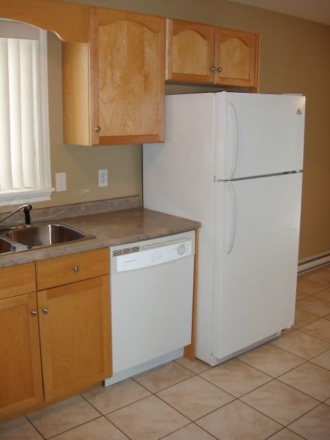 Lonsdale - Photo 3 of 32