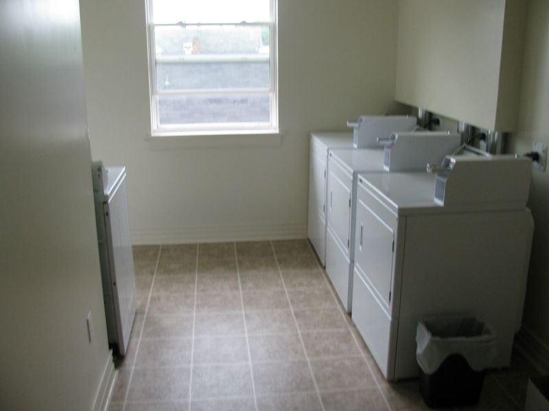 257 Robinson - Photo 3 of 9