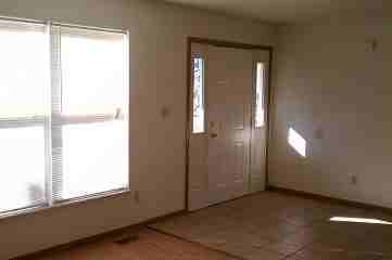 265 Baker St - Photo 3 of 4