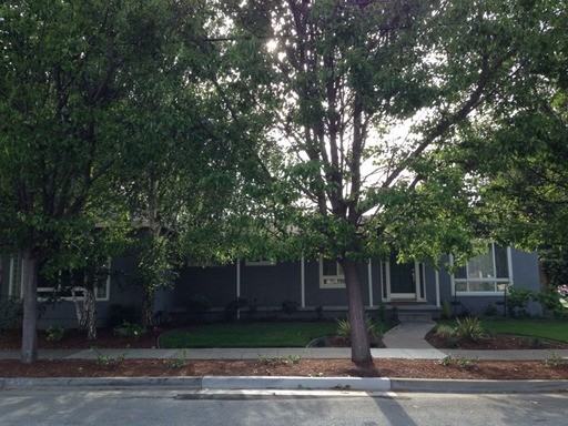 551 N Redwood Ave - Photo 3 of 31