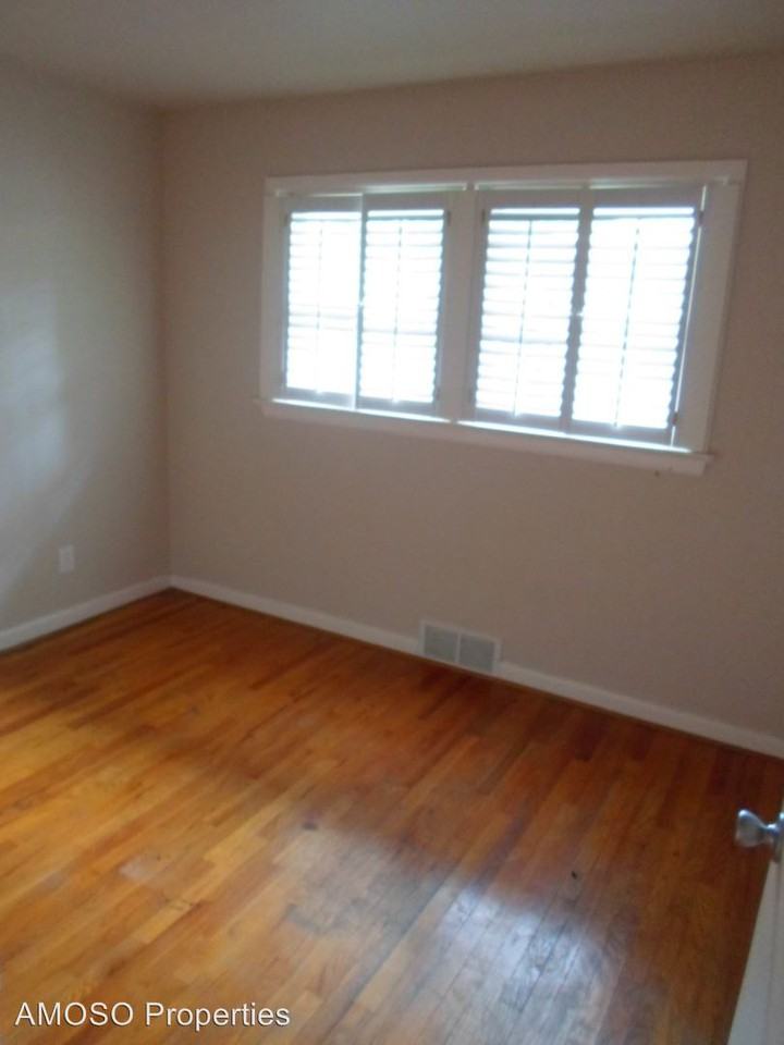 2887 Lesmer Ct - Photo 3 of 8