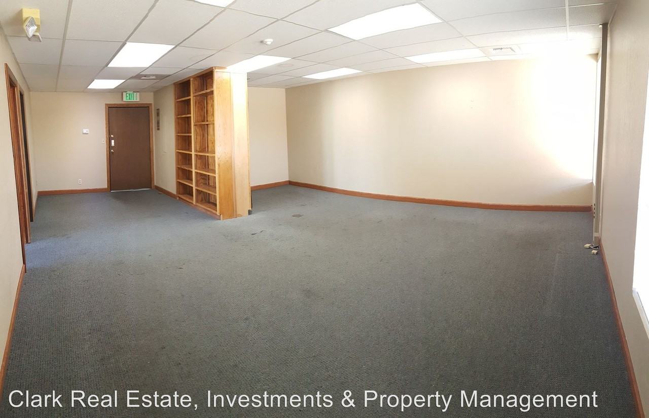 305 W MOANA - Photo 2 of 7