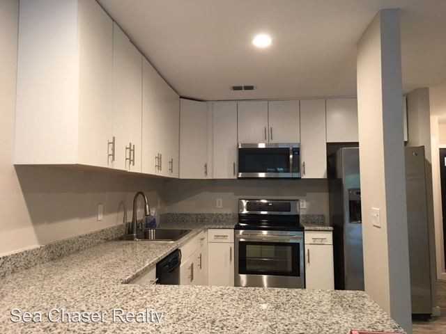 8508 Sturbridge Cir W - Photo 2 of 15