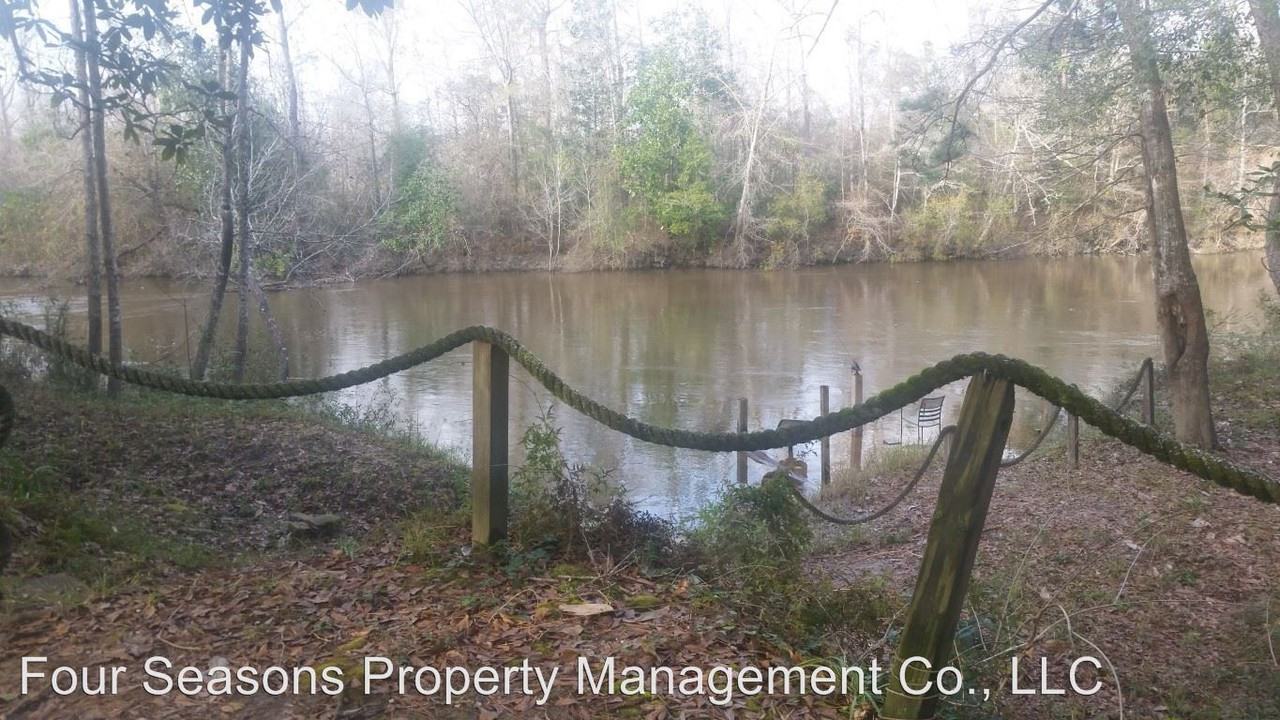 21520 Tucker Rd - Photo 2 of 10