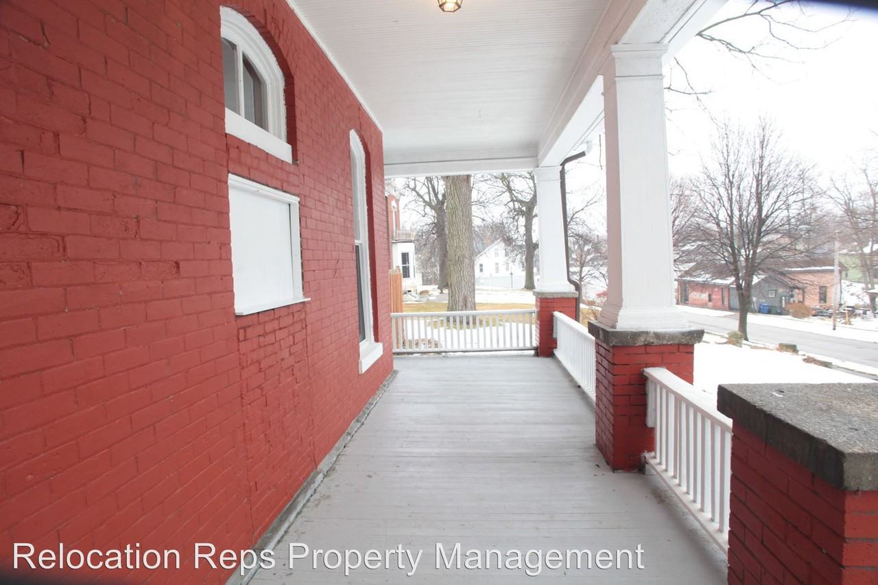 724 W 8th St - Photo 3 of 28