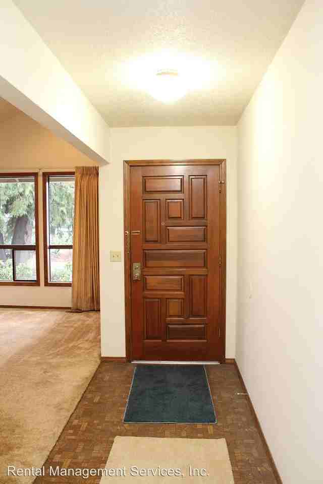 5538 SE Morrison St - Photo 3 of 27