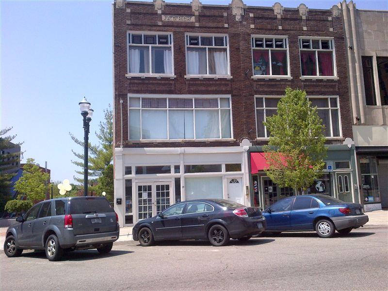 19 N Saginaw St Apartments for Rent in Pontiac Commercial Historic