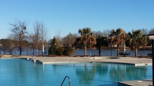 160 Parkside Ln - Photo 2 of 8