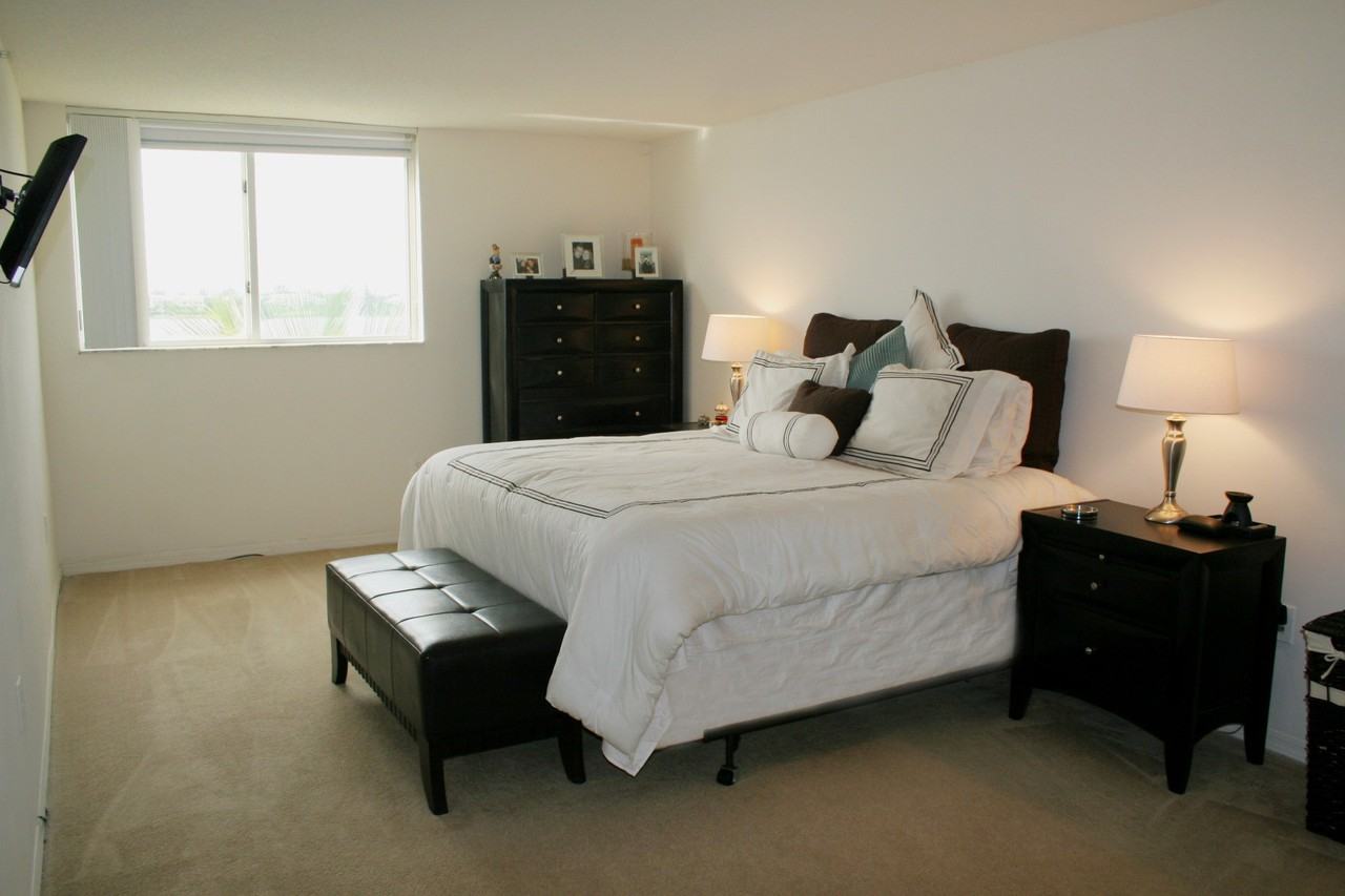 Bridgewater Place - Photo 3 of 26