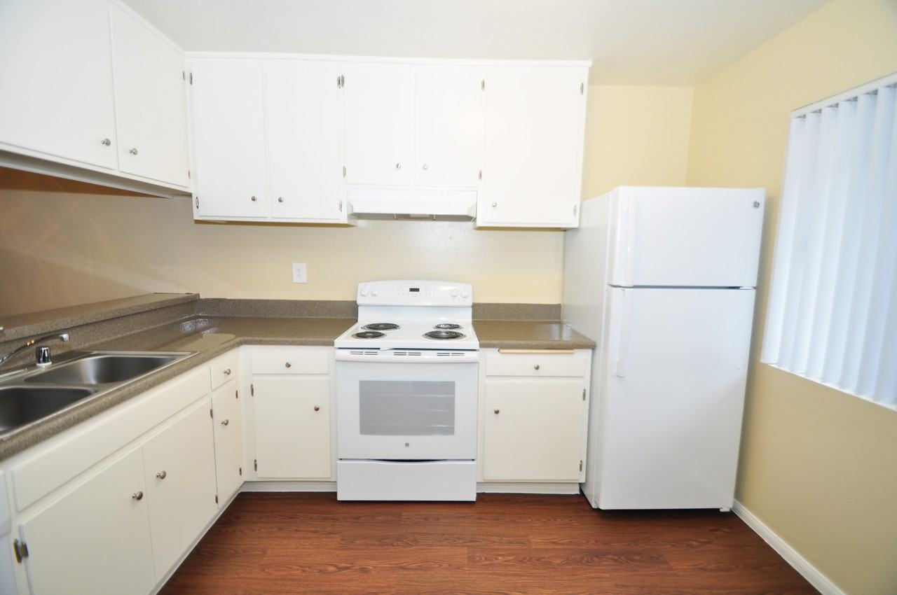 Patrician Apartments - Photo 2 of 35