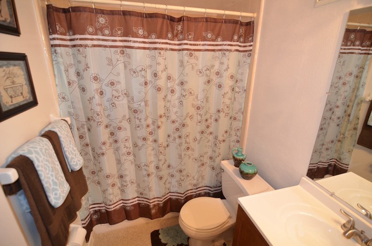 Three Fountains Apts - Photo 2 of 19