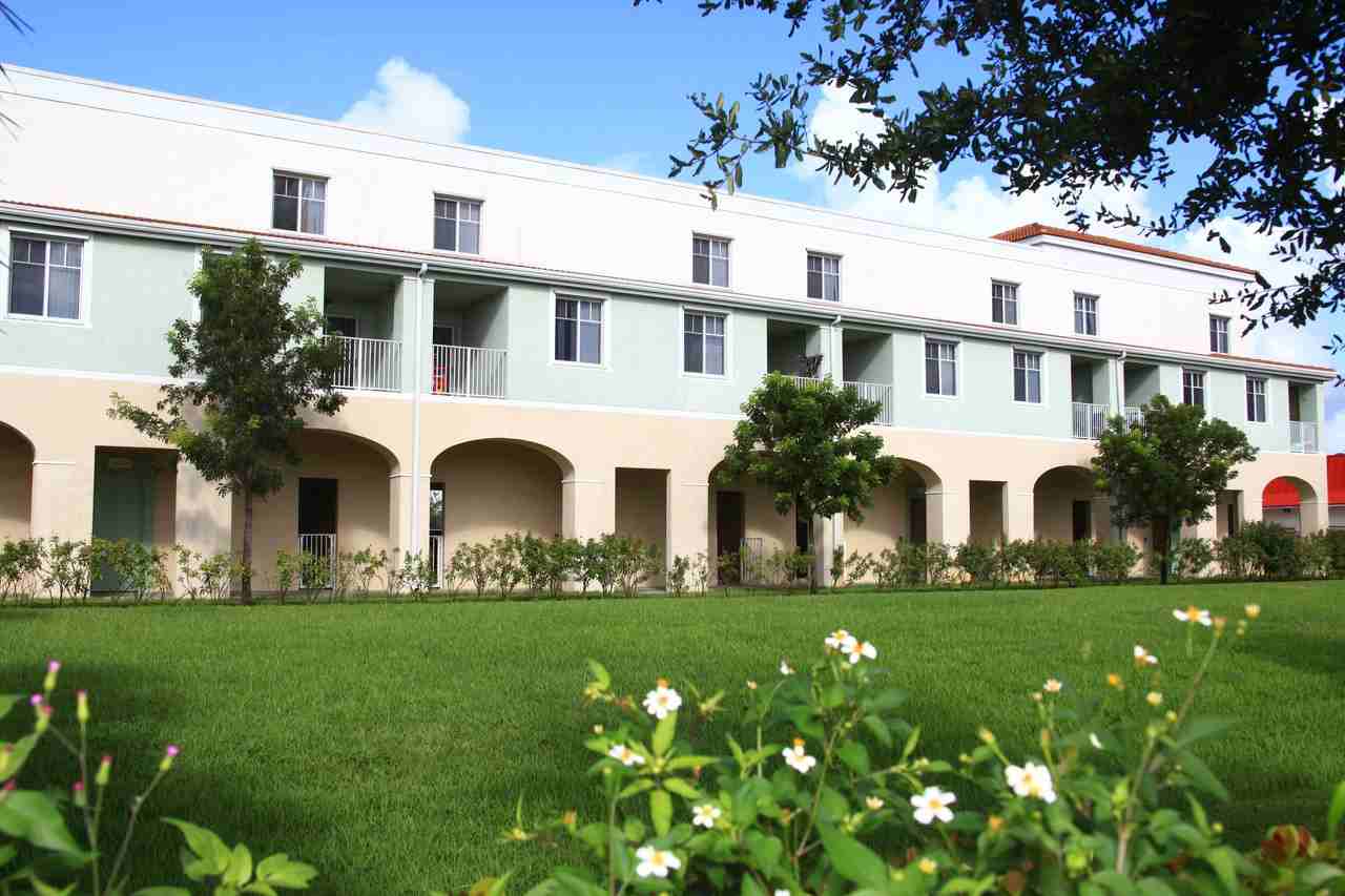 St. Croix Apartments - Photo 2 of 27