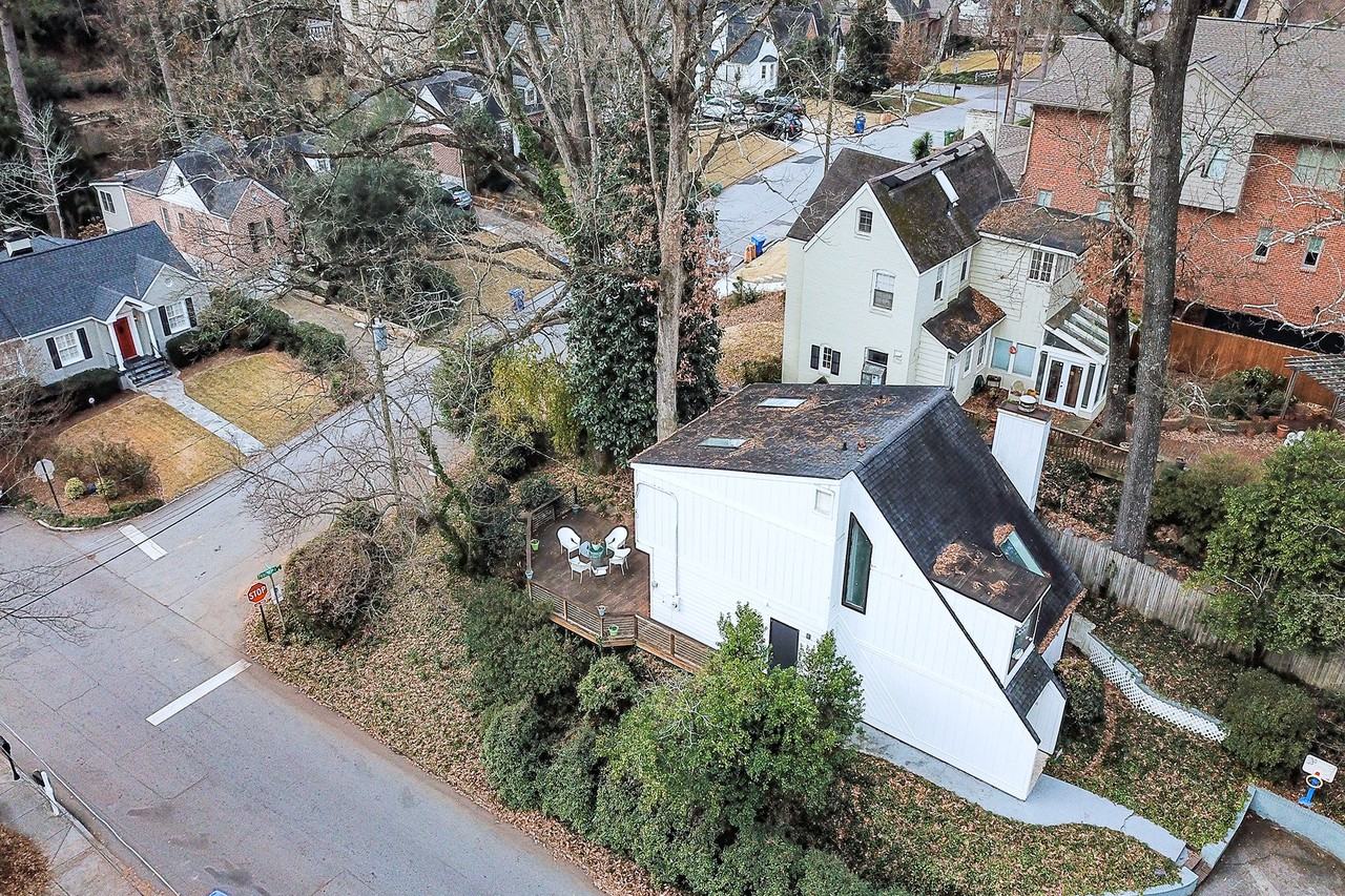 270 Peachtree Way NE - Photo 2 of 20