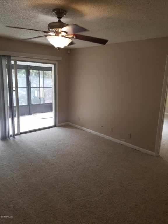 1253 The Grove Rd #33 - Photo 3 of 11