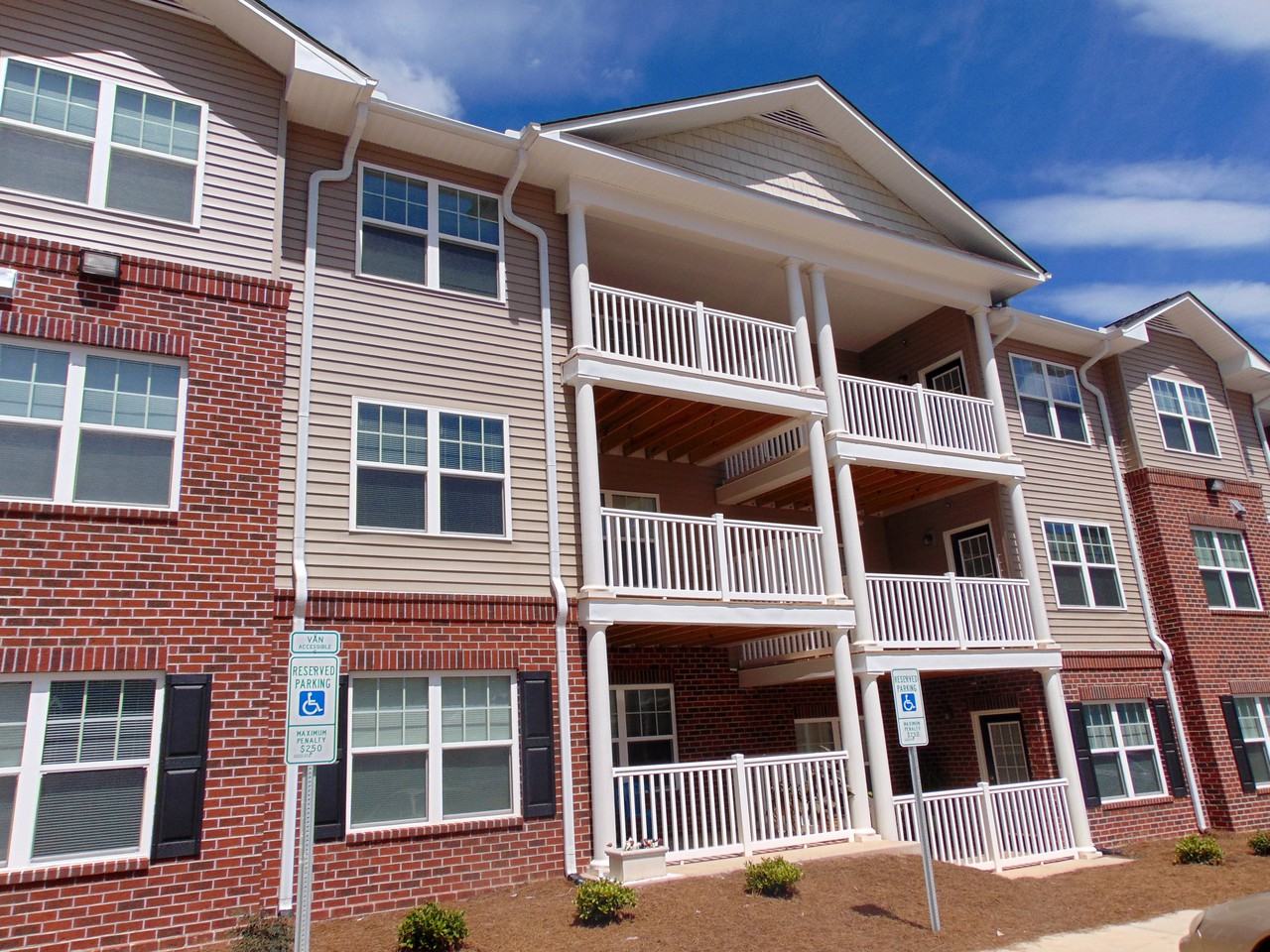 Pine Valley Apartments - Photo 3 of 16