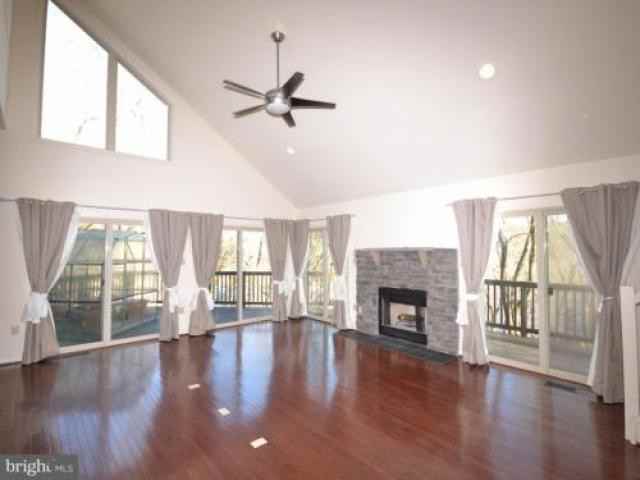 10303 Placid Ct - Photo 2 of 6