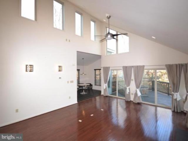 10303 Placid Ct - Photo 3 of 6