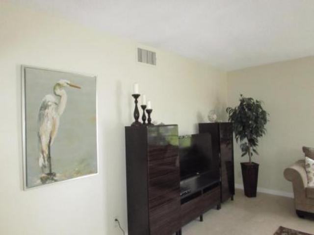 37 Yacht Club Dr - Photo 3 of 6