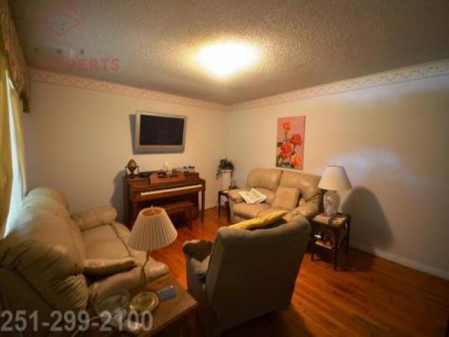 220 Anderson Rd - Photo 2 of 6