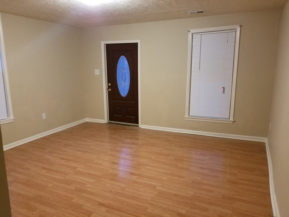 222 W 6th St - Photo 2 of 10