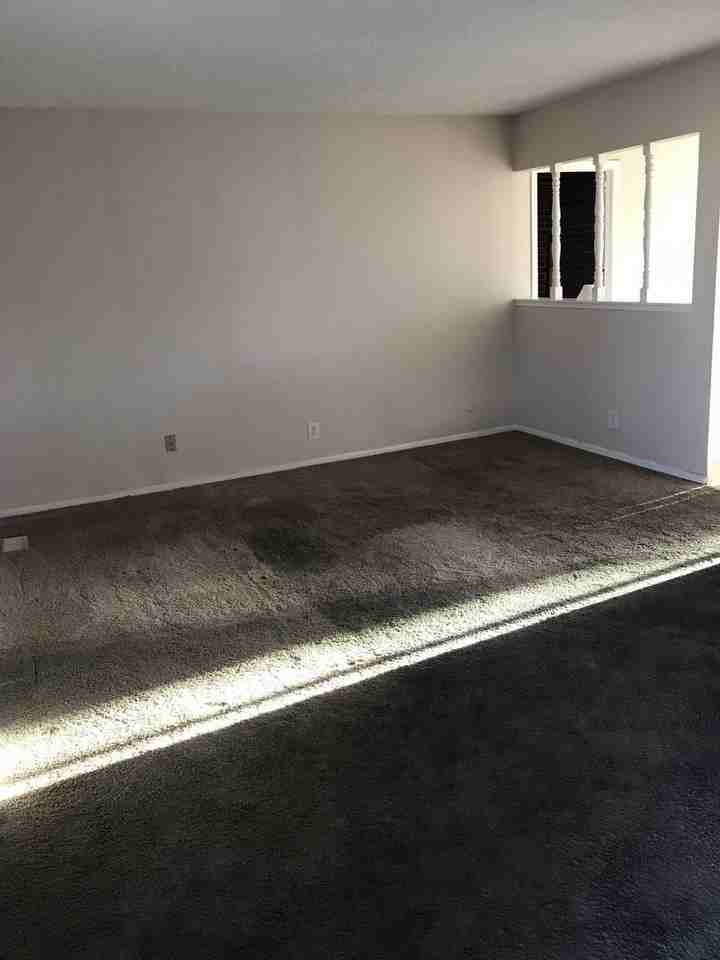 5545 Elkhart St - Photo 3 of 9