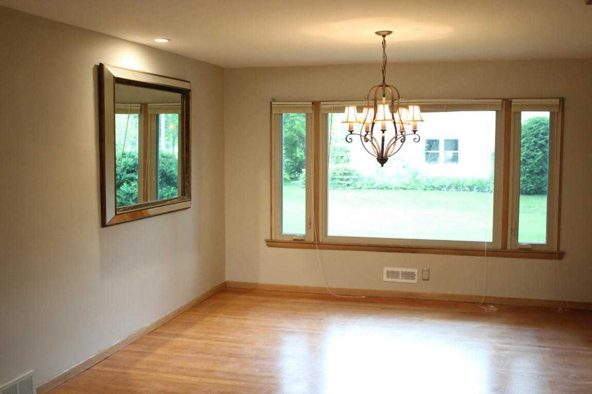 7821 N Lake Dr - Photo 3 of 22