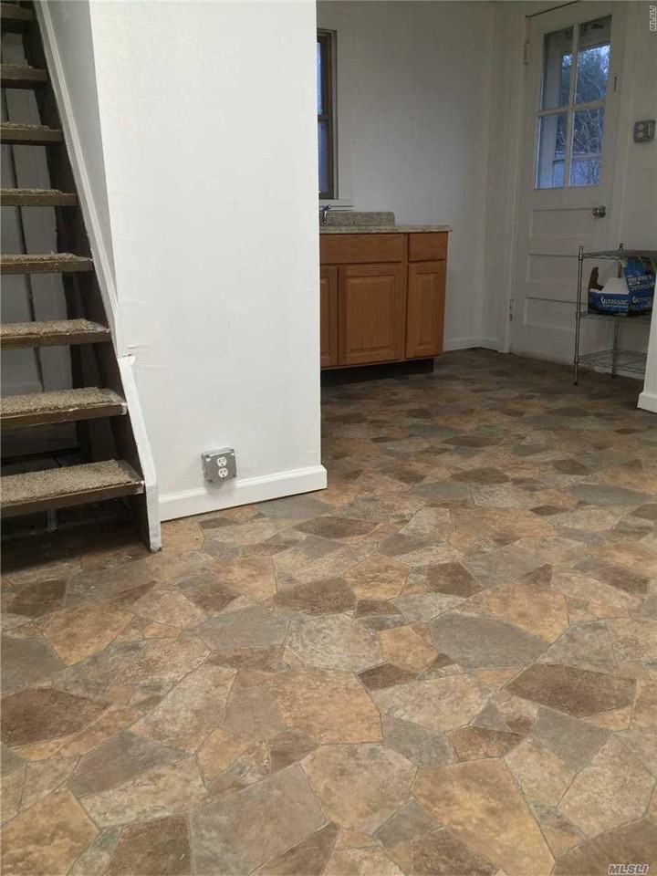 11 Shore Dr - Photo 2 of 11