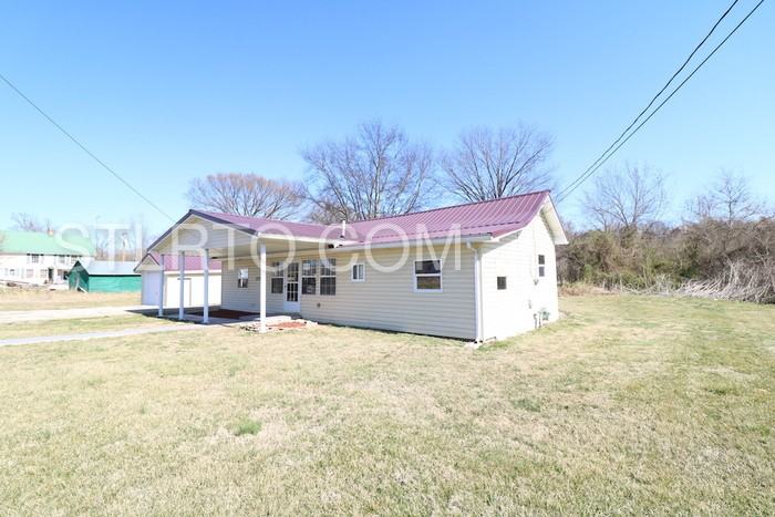 402 Church St - Photo 2 of 25