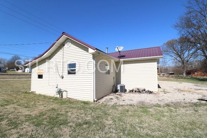 402 Church St - Photo 3 of 25