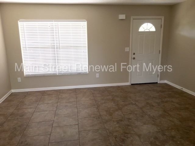 2289 Anchor Ave - Photo 3 of 20