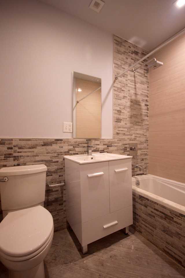 31 Montrose Avenue #22EH