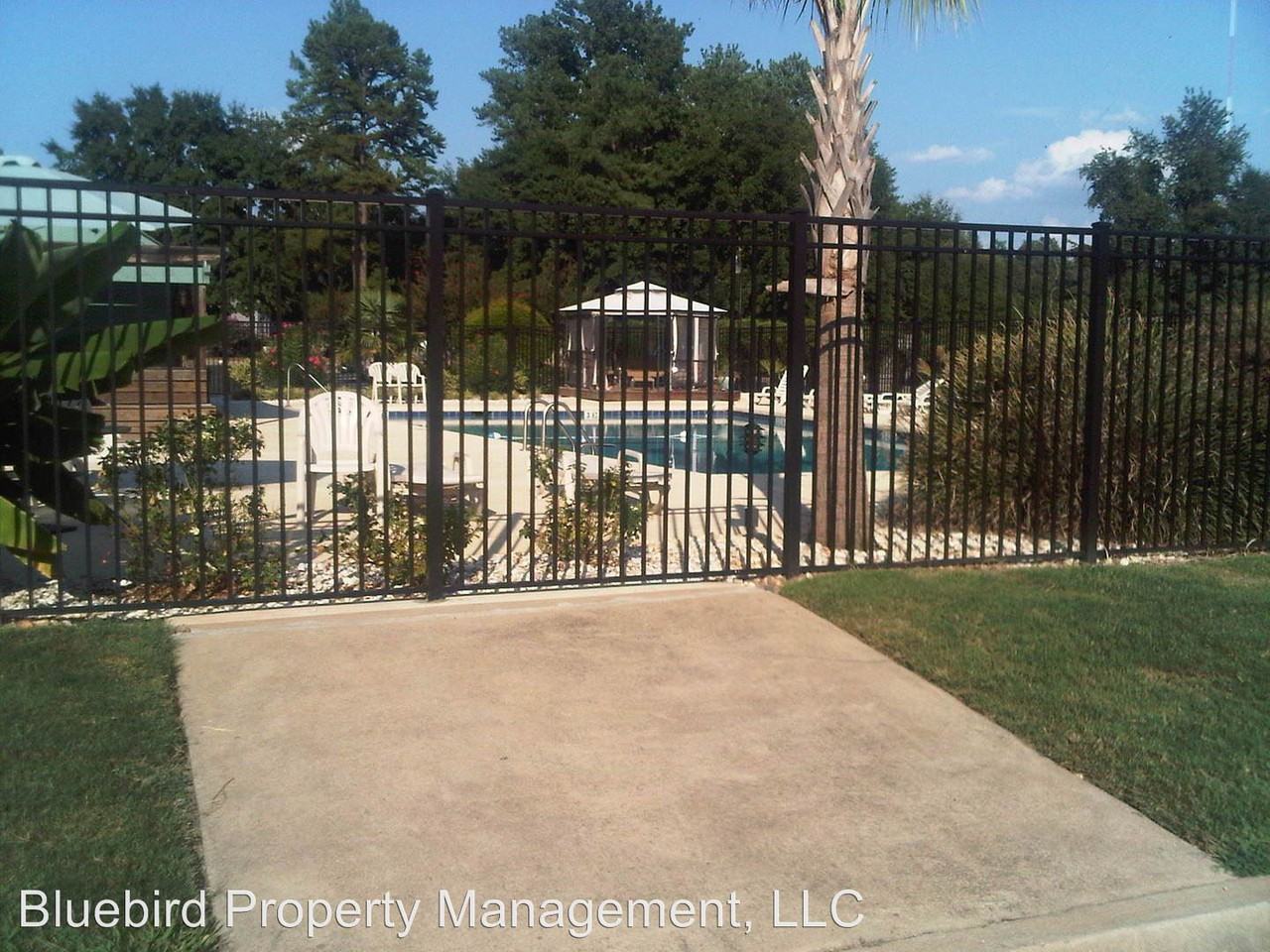 333 Edgewater Ln - Photo 2 of 7