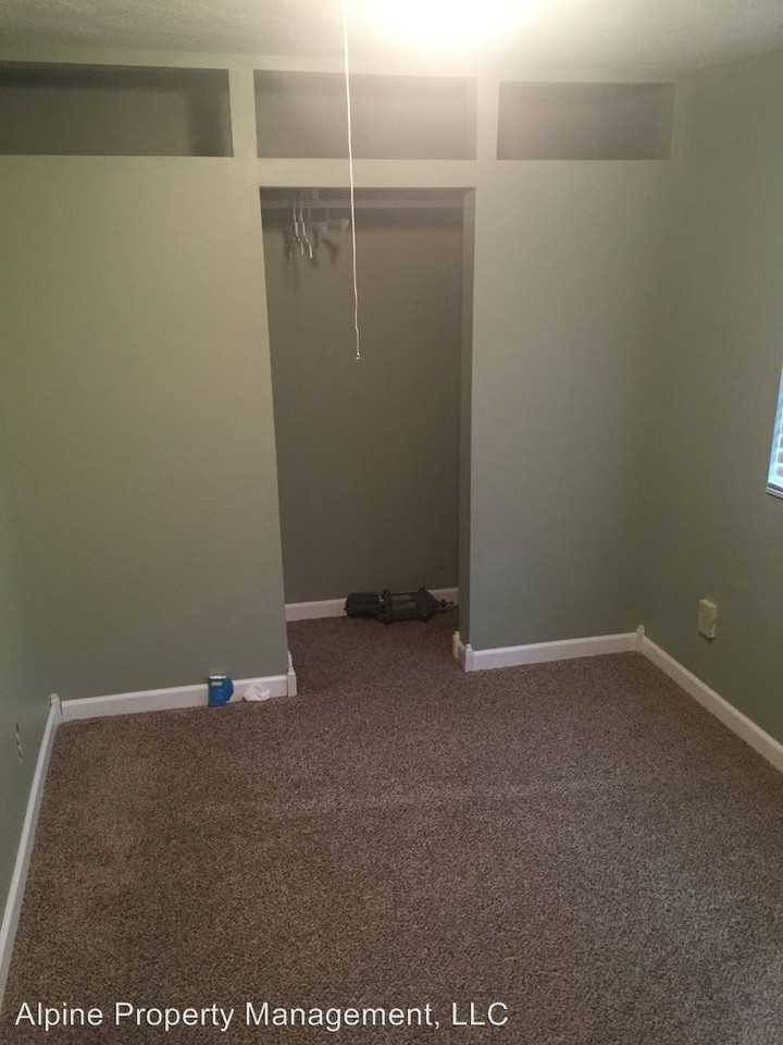 907 N Walts Ave - Photo 2 of 14