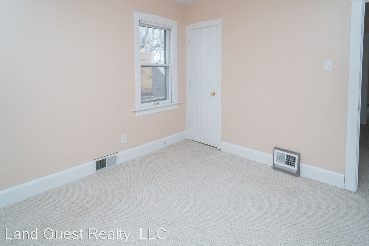 1706 33rd St. 1708 33rd St - Photo 3 of 9