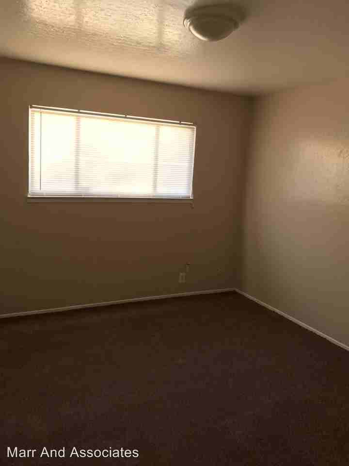 3427 Laurel Ave - Photo 3 of 10