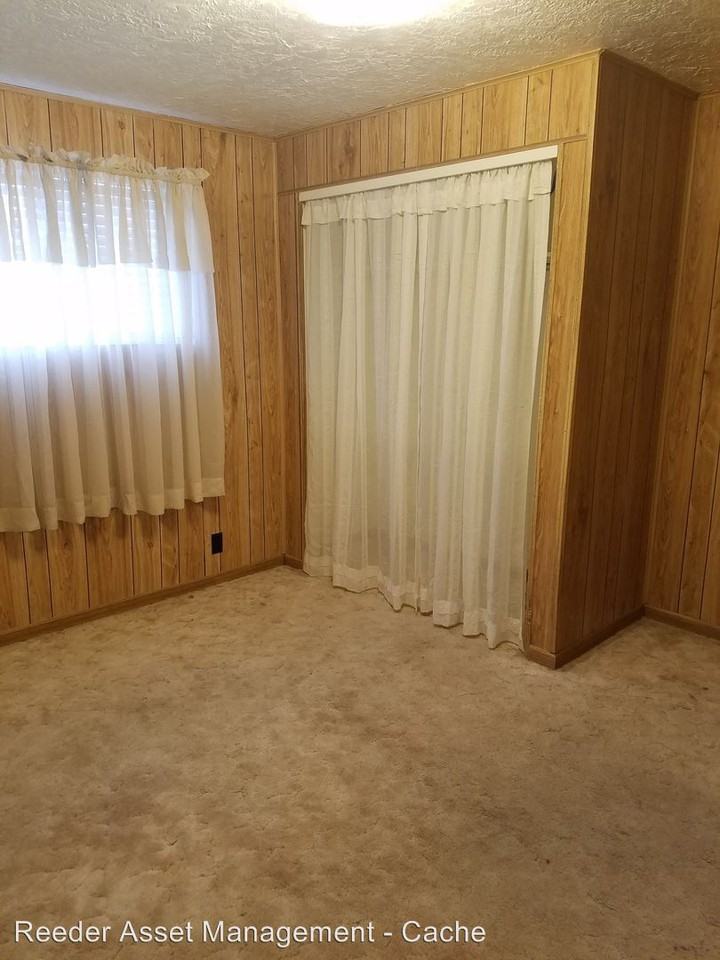 2529 N 300 E - Photo 2 of 21