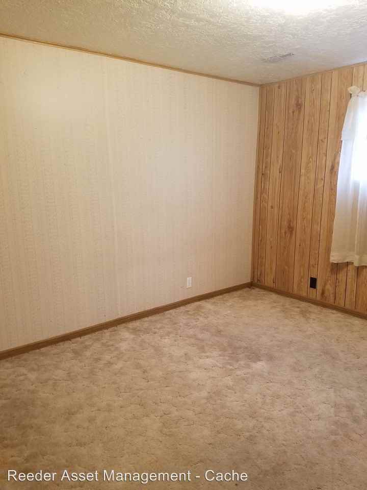 2529 N 300 E - Photo 3 of 21